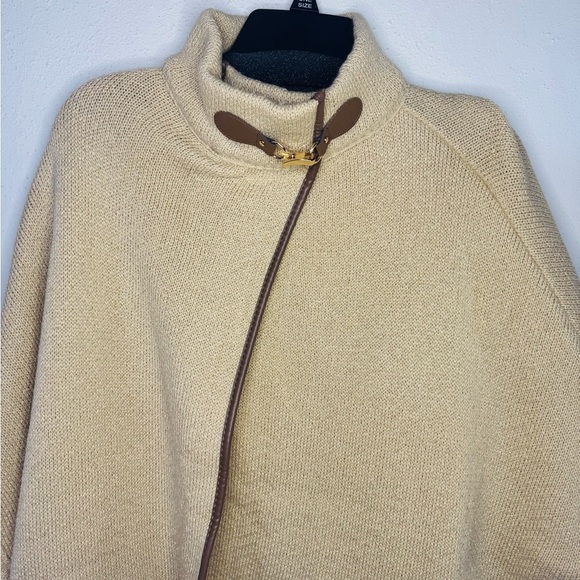 Beige Cape with Brown Trim - Picture 4 of 8